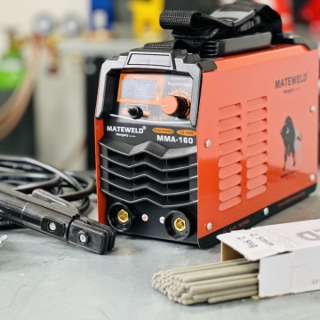 MATEWELD Hungary Buffalo Power™ MMA 160 inverteres hegesztő + Lift Tig funkció, Kofferrel, csomagban